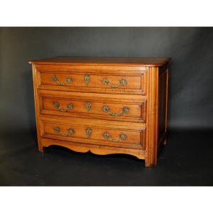 18th Century Chest Of Drawers In Walnut