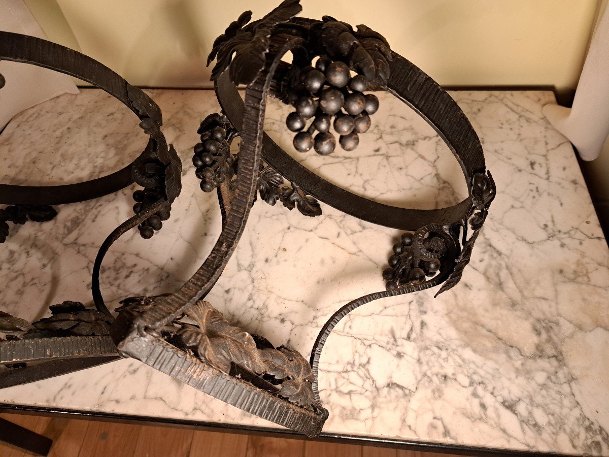 Paire de montures en fer forgé art déco pour cache pot ou vasque décors vigne et raisins-photo-4