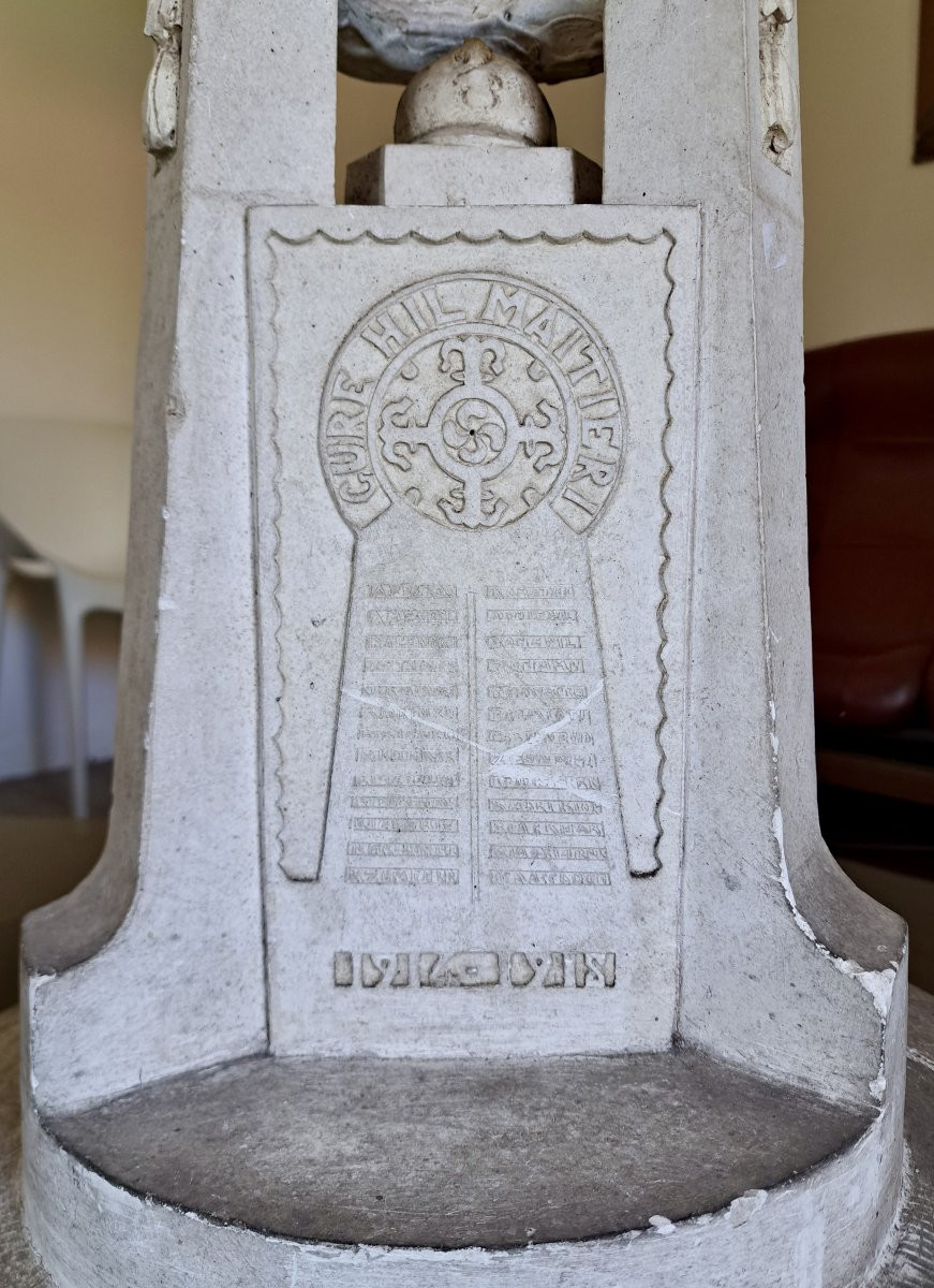 Basque Funerary Art Of Soldiers Killed During The War 1914-1918-photo-1
