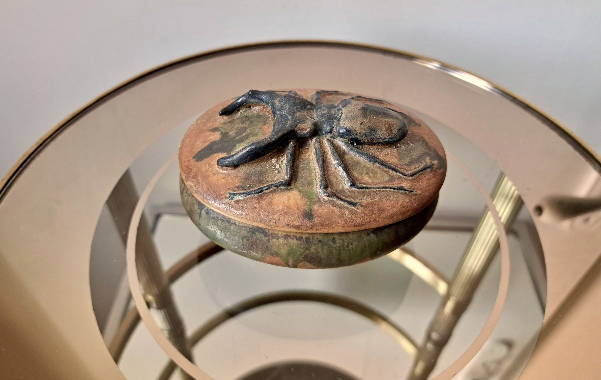 Denbac &agrave; Vierzon boite en gr&egrave;s couverte d'un scarab&eacute;e-photo-3