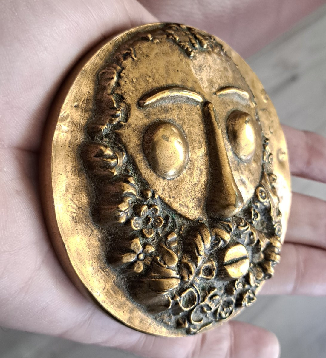 Roger BEZOMBES (1913-1994) « Hommage à César » Médaille en bronze doré -photo-2
