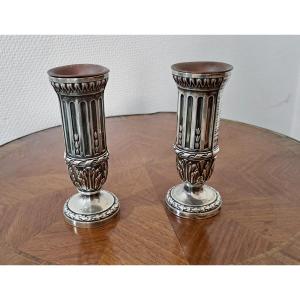 A Risler & Carre Paris Paire de vases ou soliflores en argent de style Louis XVI