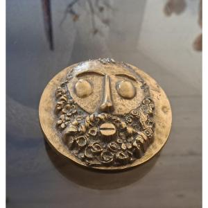Roger BEZOMBES (1913-1994) « Hommage à César » Médaille en bronze doré 