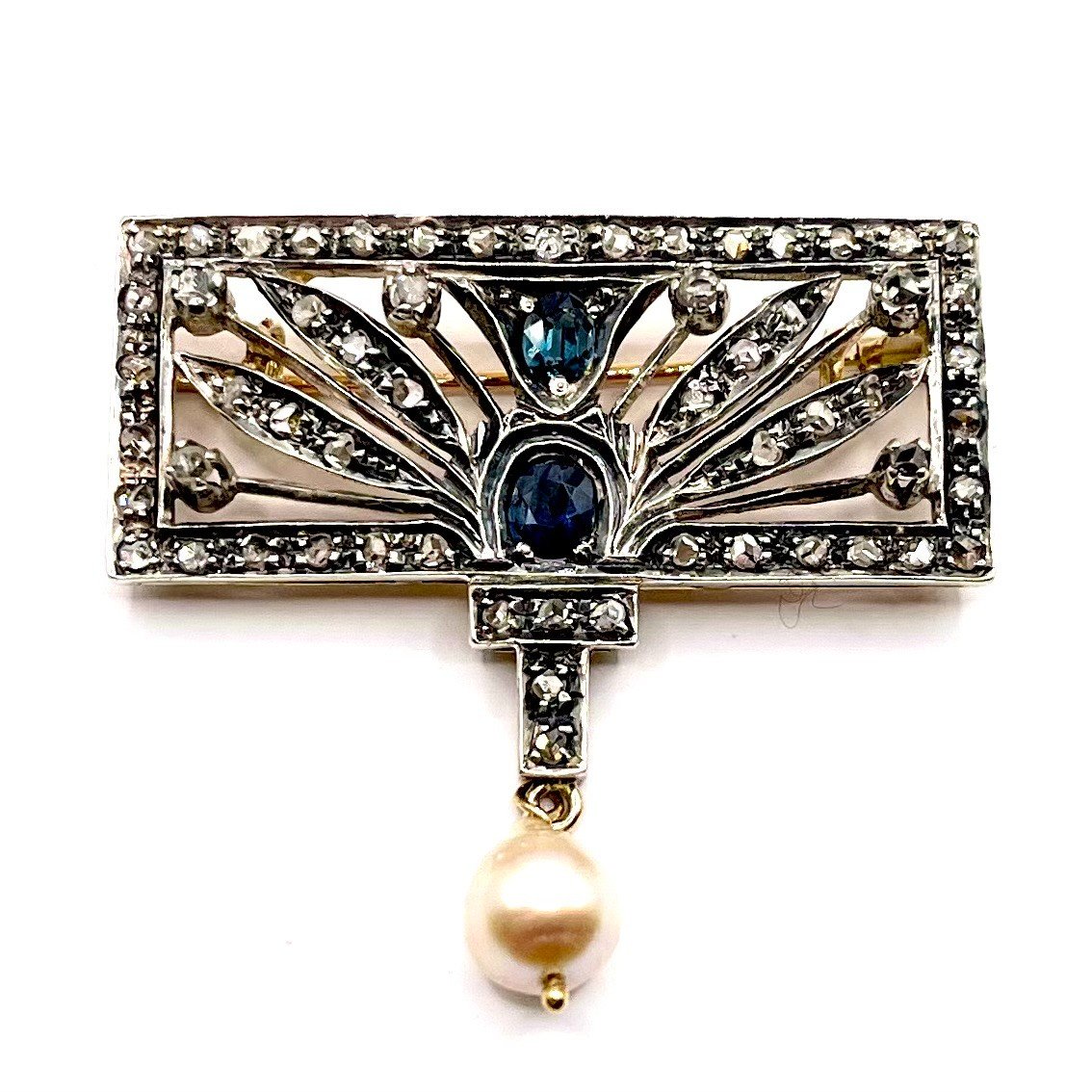 0161. Art Deco Brooch With Diamond And Blue Sapphire-photo-2