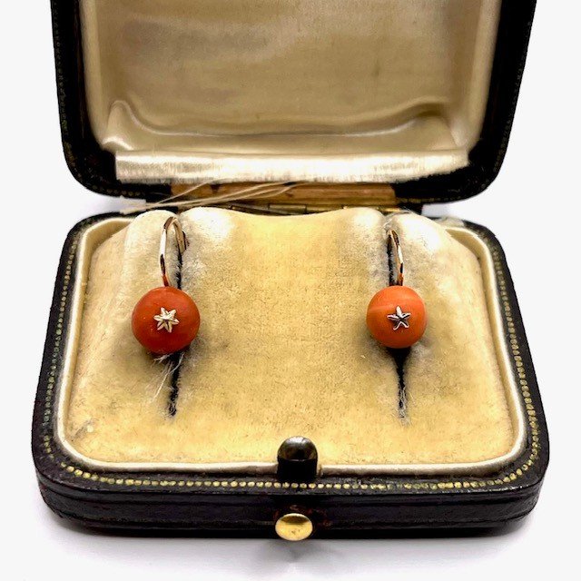 4886. Gold Earrings With Coral-photo-1