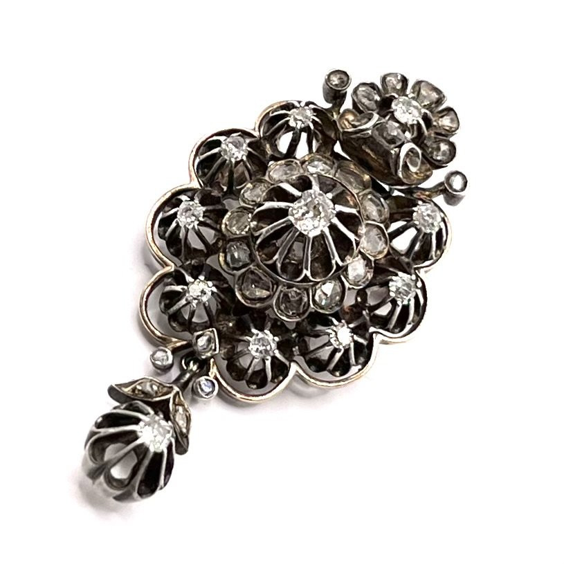 0493. Antique Medallion Brooch With Diamonds-photo-4