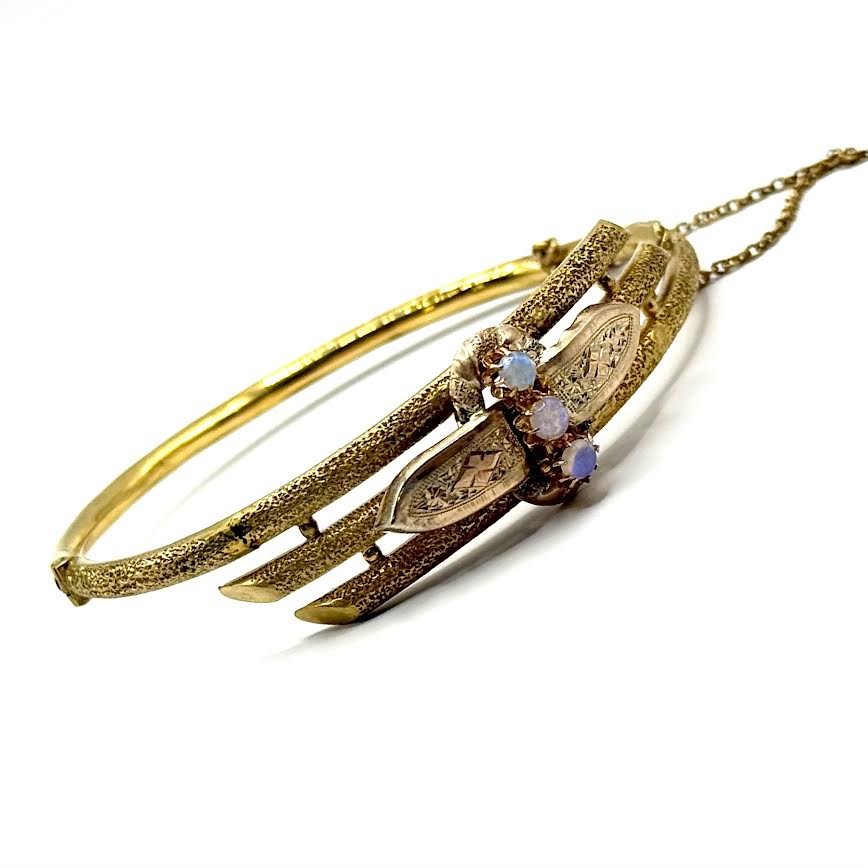 1572. Gold Bracelet With Noble Pale-photo-1