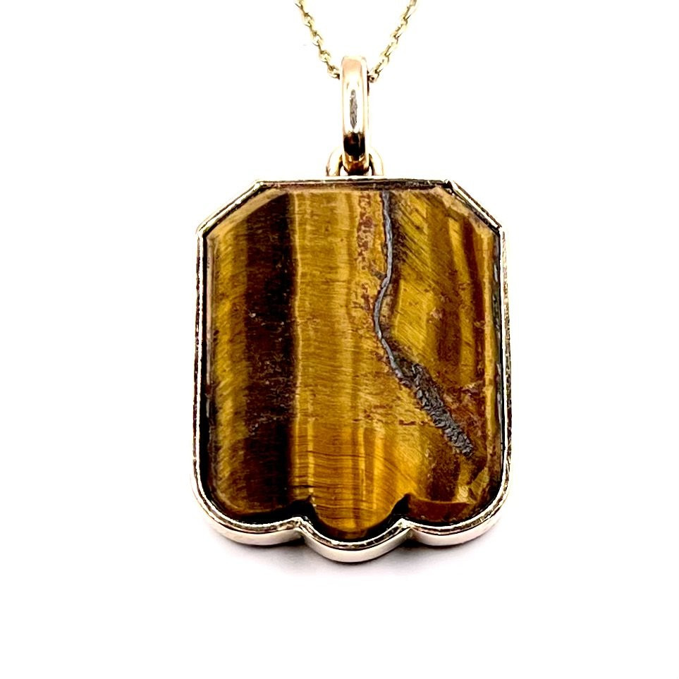 0320. Gold Pendant Decorated With A Carved Tiger's Eye-photo-5
