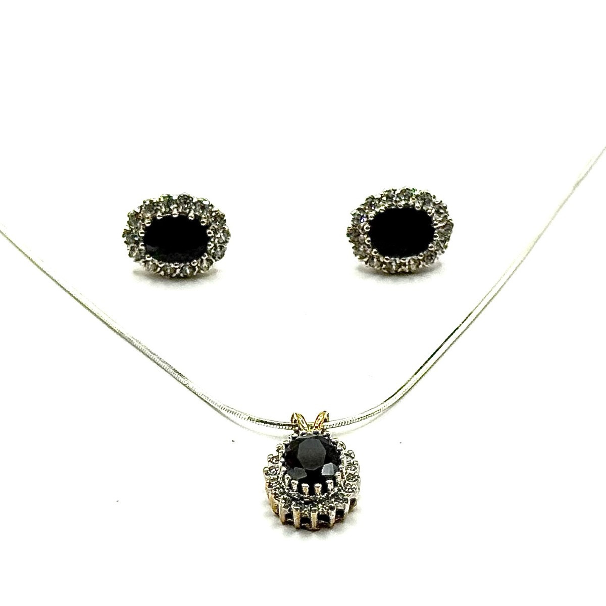 1472. Pair Of Vintage Gold Earrings And Pendant, Adorned With Diamonds And Sapphires