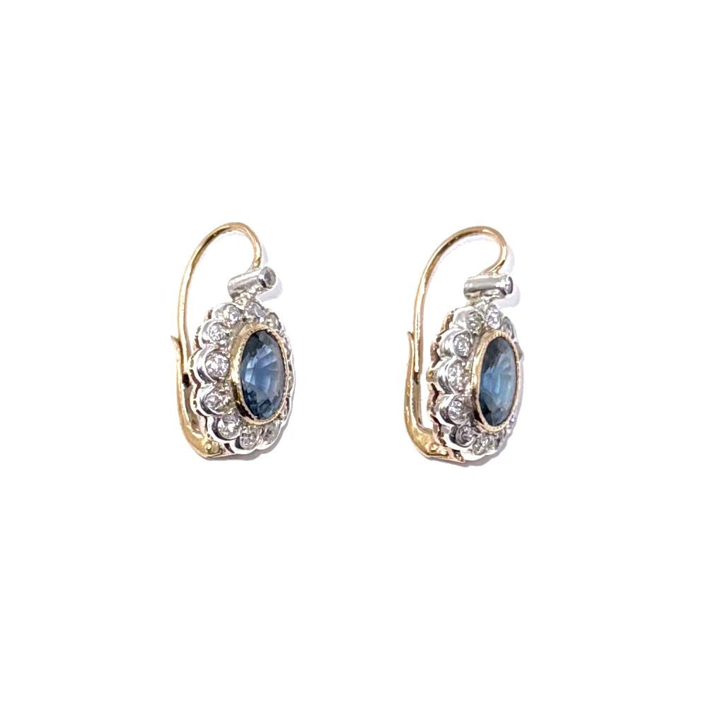 1539. A Pair Of Gold Earrings Adorned With Diamonds And Pearls-photo-3