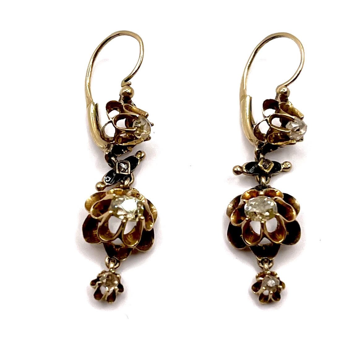 0168.  Une paire de boucles d’oreilles ornée de diamants-photo-5