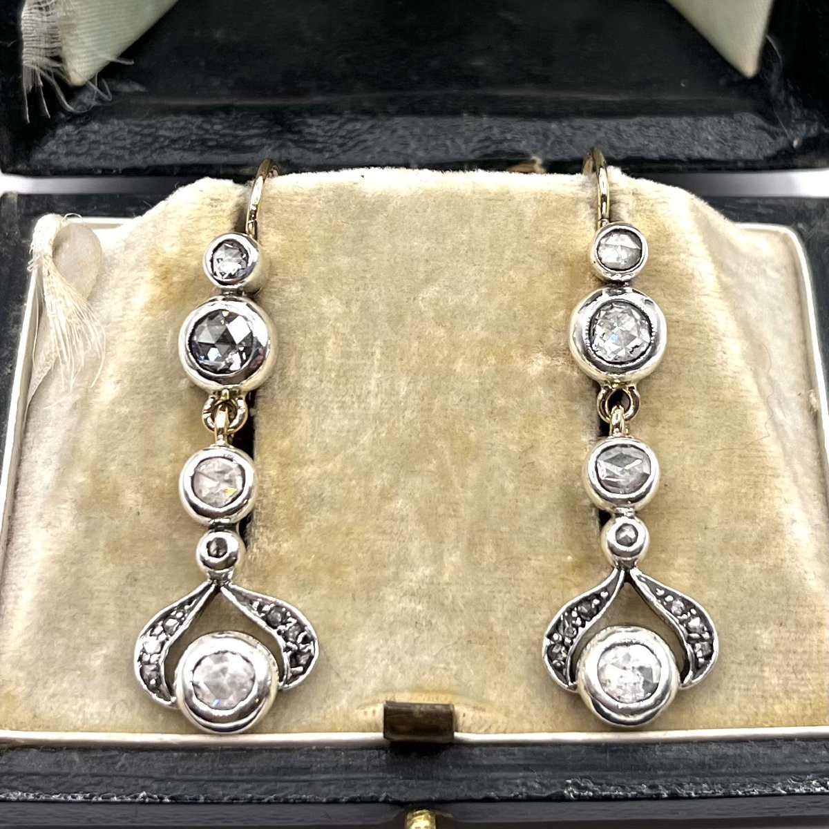 0483. Boucles d’oreilles Art nouveau ornées de diamants-photo-5