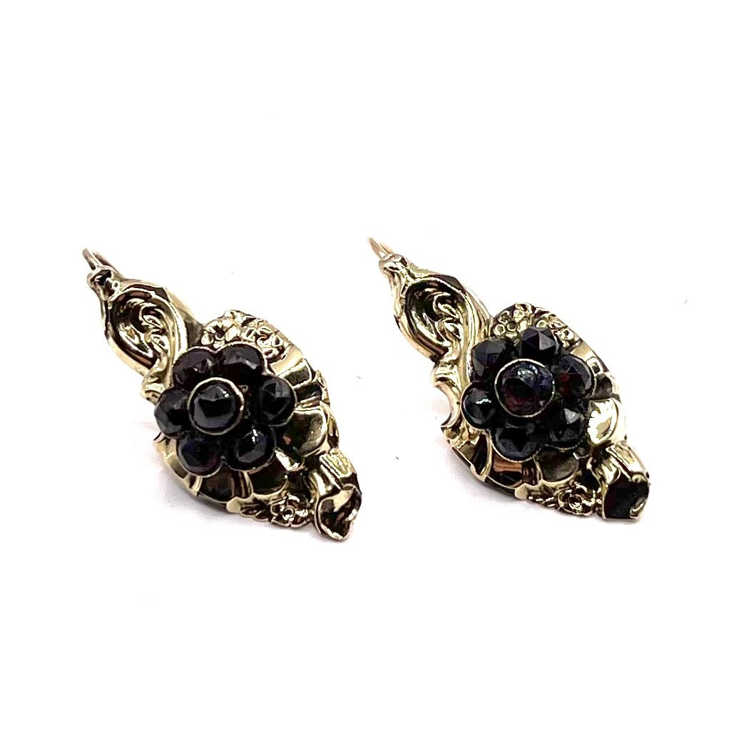 0976. Biedermeier Gold Earrings Adorned With Garnets-photo-1