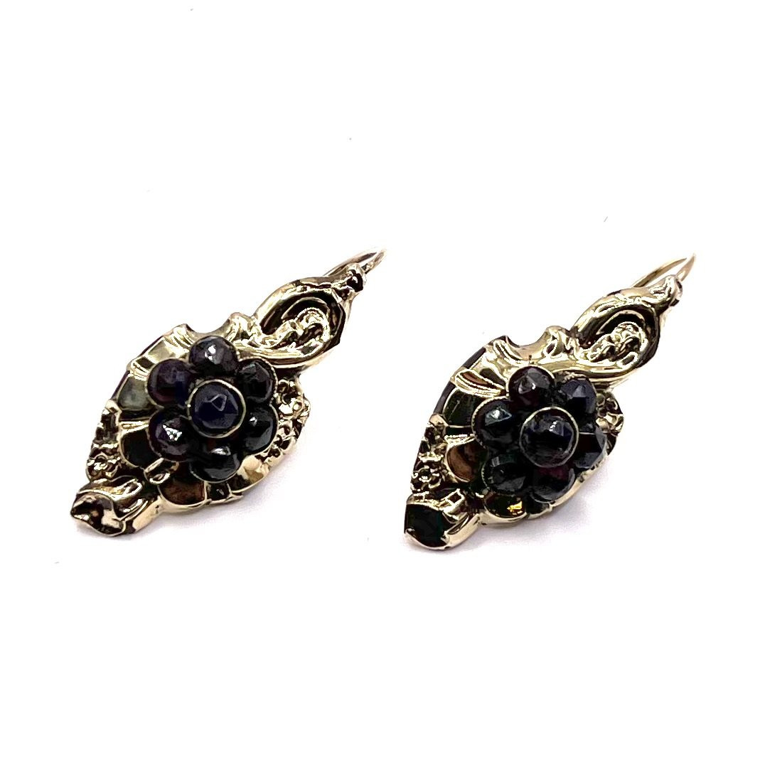 0976. Biedermeier Gold Earrings Adorned With Garnets-photo-2