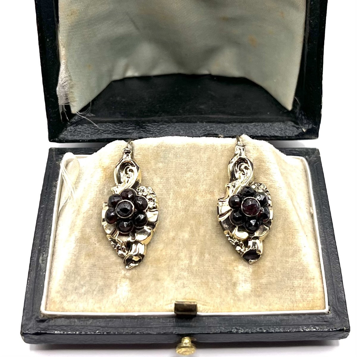 0976. Biedermeier Gold Earrings Adorned With Garnets-photo-6
