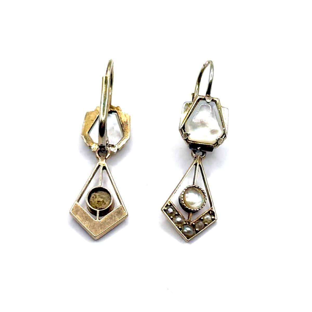 1404. A Pair Of Art Deco Earrings Adorned With Mother-of-pearl And Pearls.-photo-2