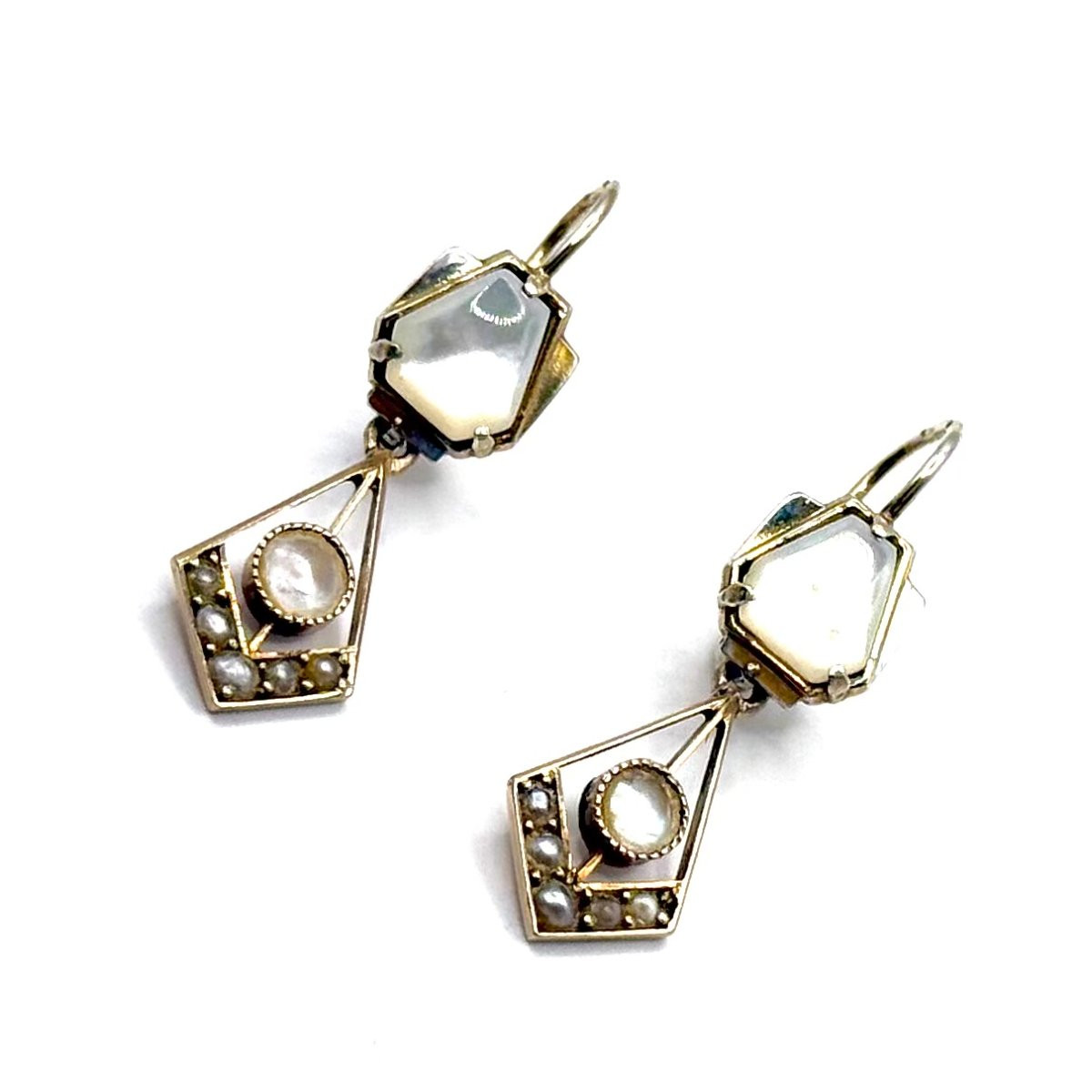 1404. A Pair Of Art Deco Earrings Adorned With Mother-of-pearl And Pearls.-photo-4