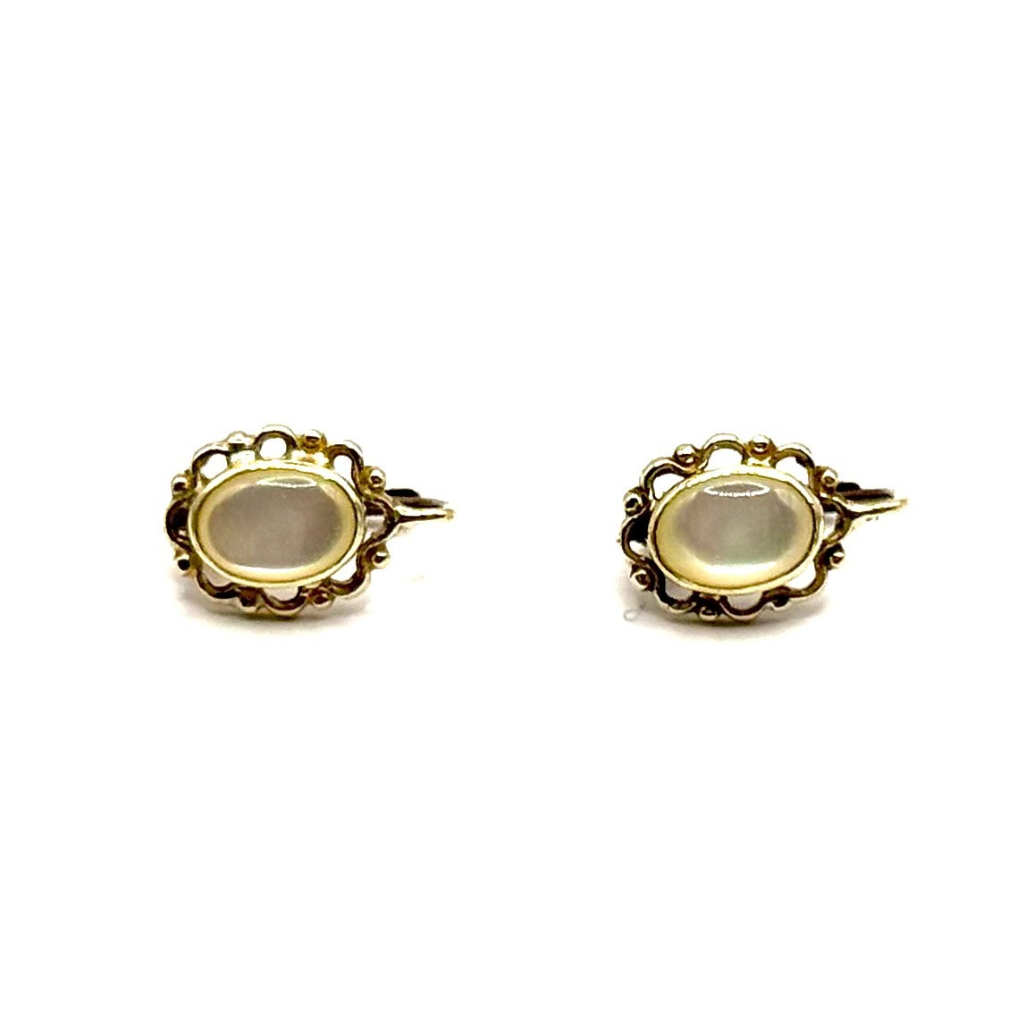 1433. A Pair Of Art Deco Gold Earrings, Adorned With Mother-of-pearl