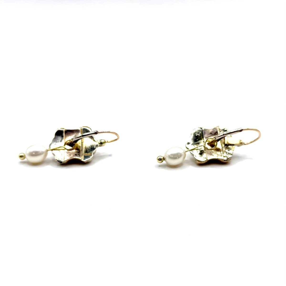 5180.Boucles d’oreilles Biedermeier en or, ornées de perles et d’une pierre fine.-photo-1