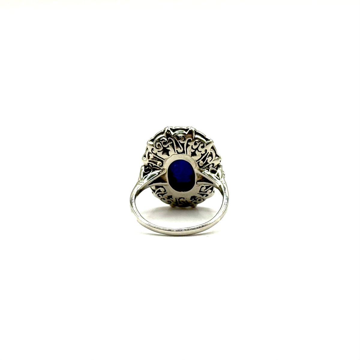 5171. Art Deco White Gold Ring Set With Diamonds And A Sapphire-photo-4