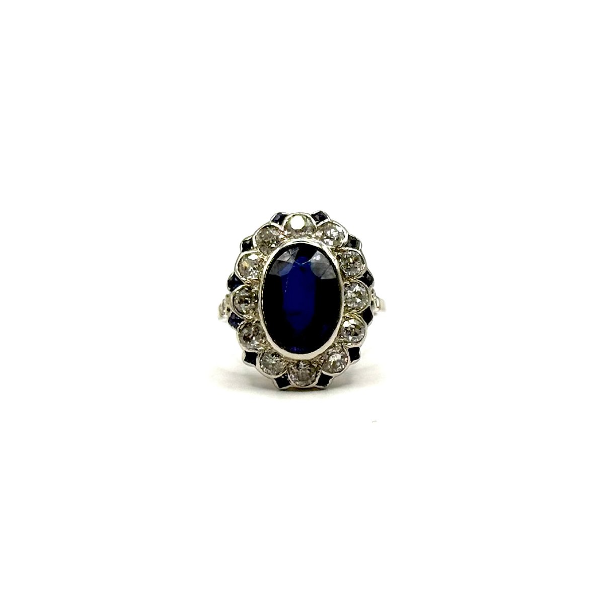 5171. Art Deco White Gold Ring Set With Diamonds And A Sapphire-photo-1