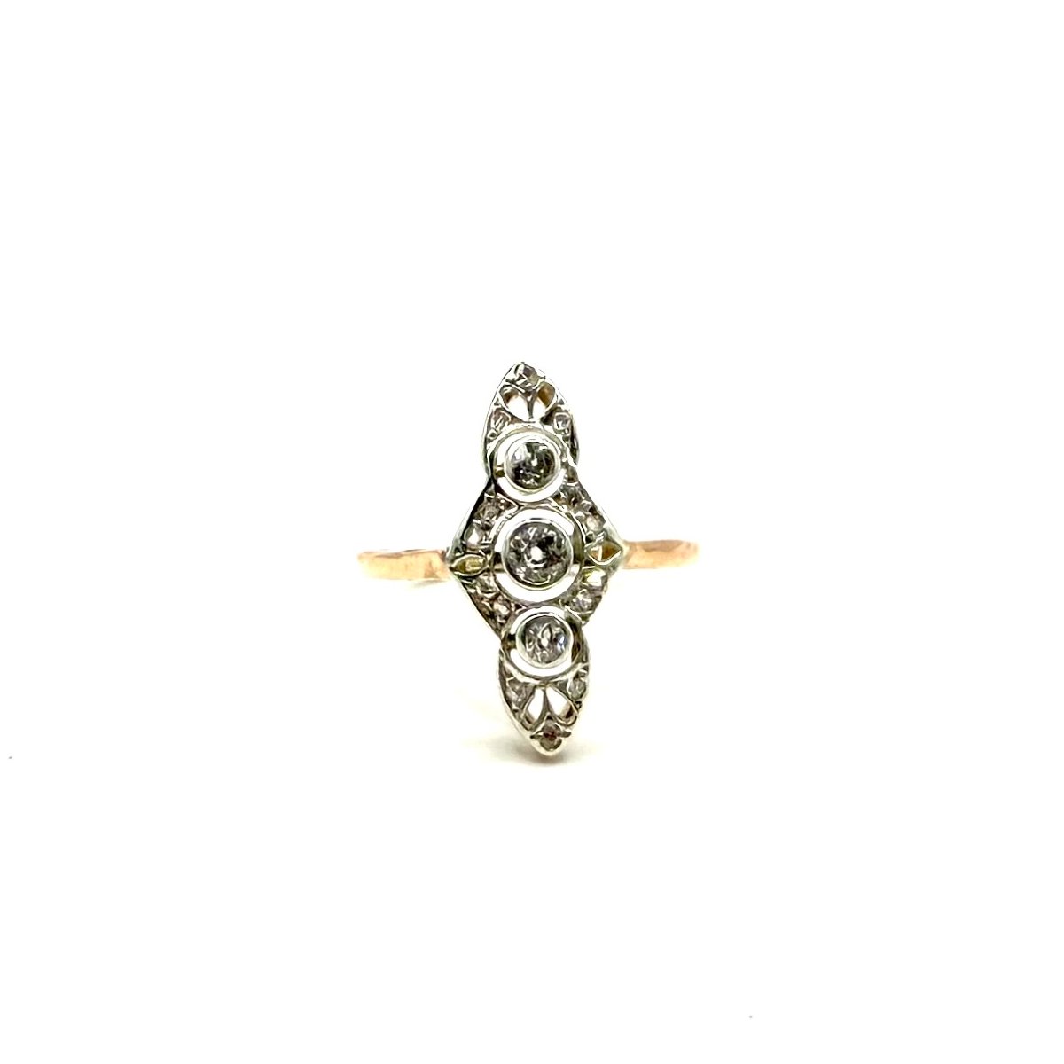 5150. Art Deco Gold Ring Set With A Diamond