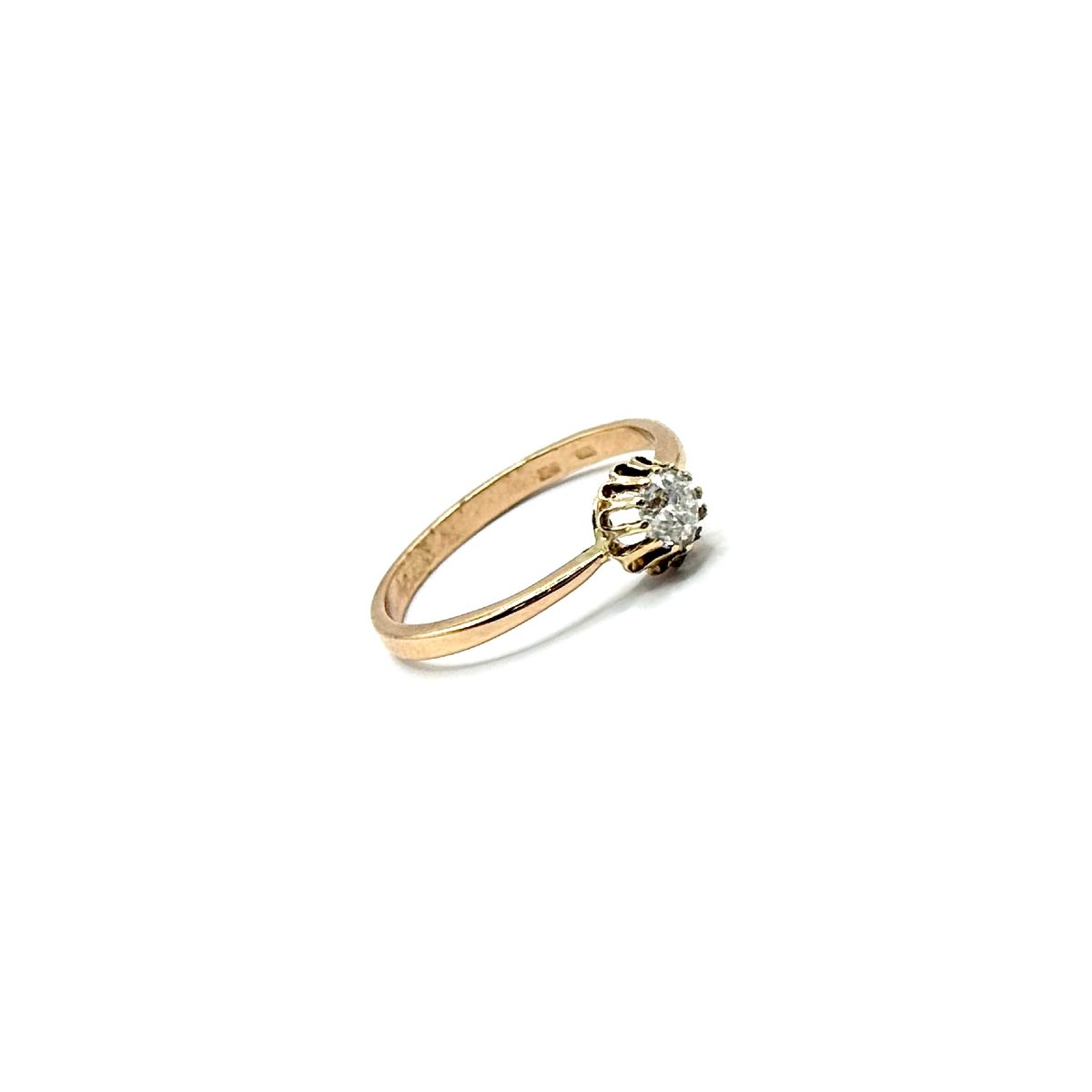4919. Vintage Gold Solitaire Ring Set With A Diamond-photo-2