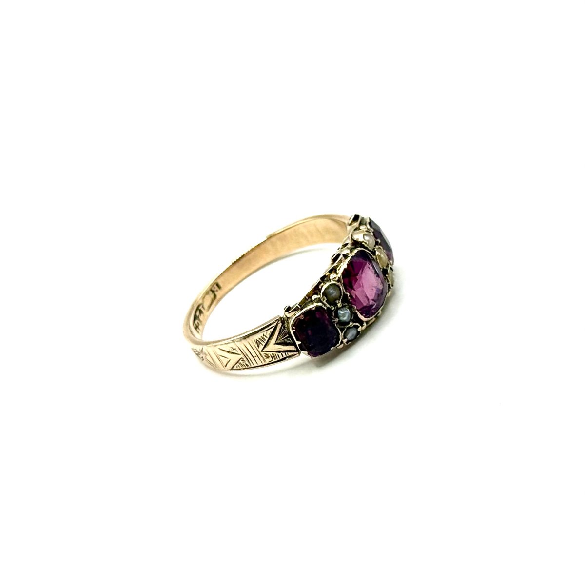 5122.Bague victorienne en or ornée d’un grenat et de perles-photo-2