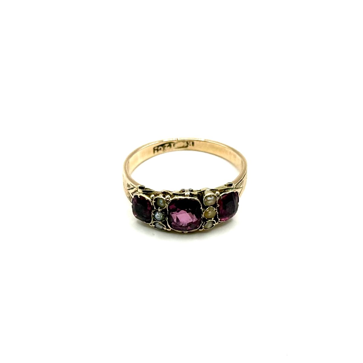 5122.Bague victorienne en or ornée d’un grenat et de perles-photo-1
