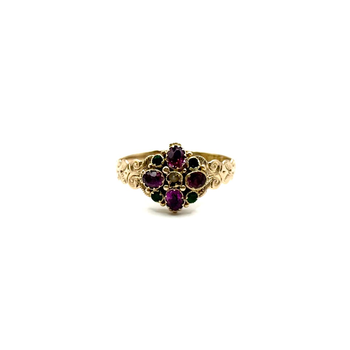 5020.Bague victorienne en or ornée d’améthystes et d’émeraudes