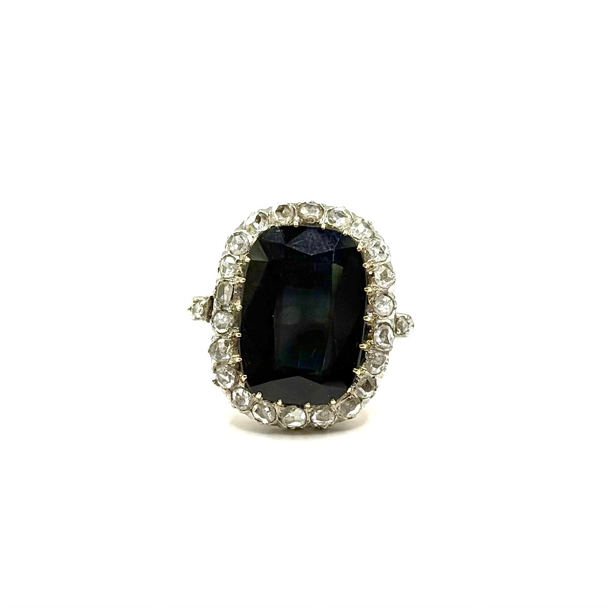 5075. Art Deco Ring With Diamond And Blue Sapphire