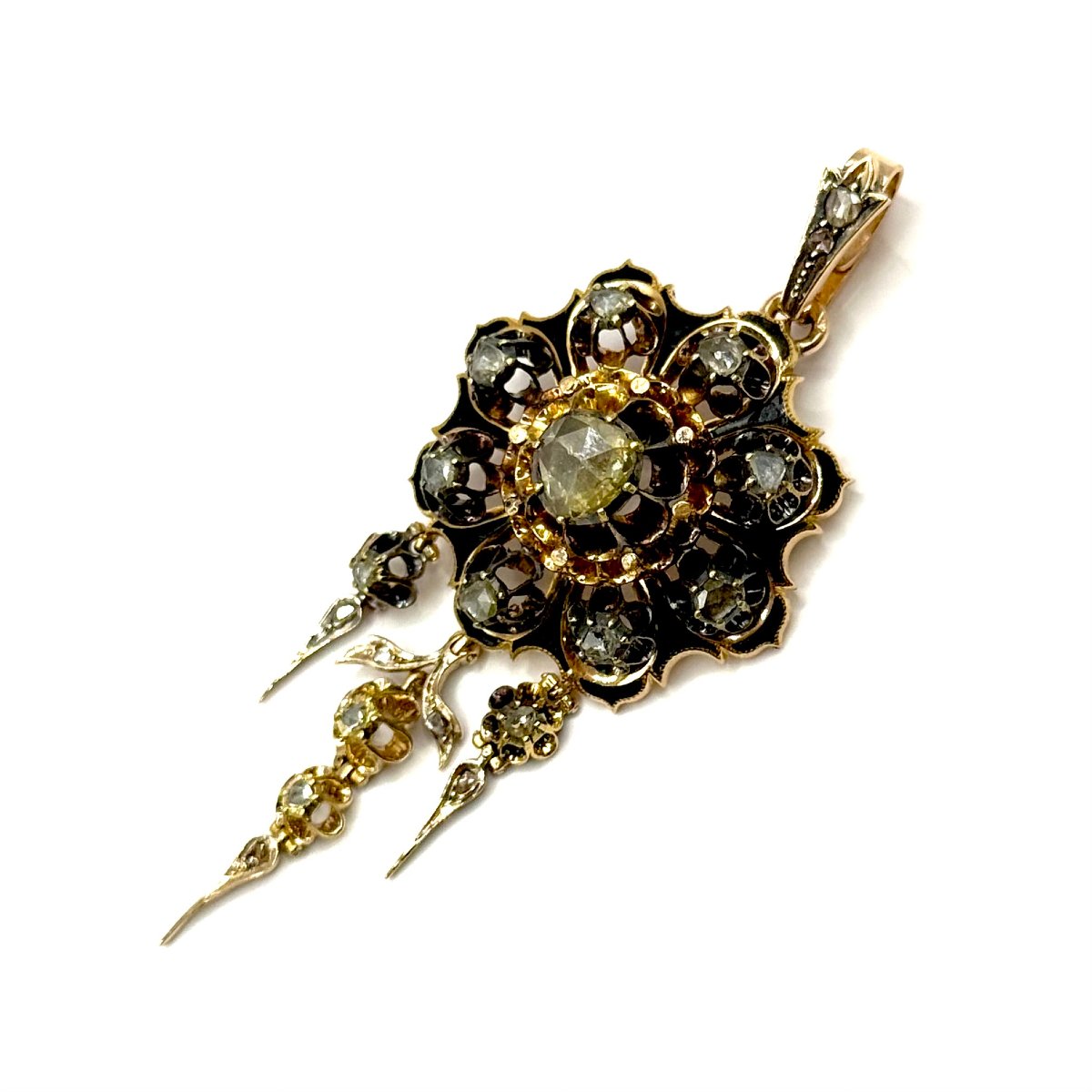 5174. Ancien pendentif en or avec diamant et émail-photo-2