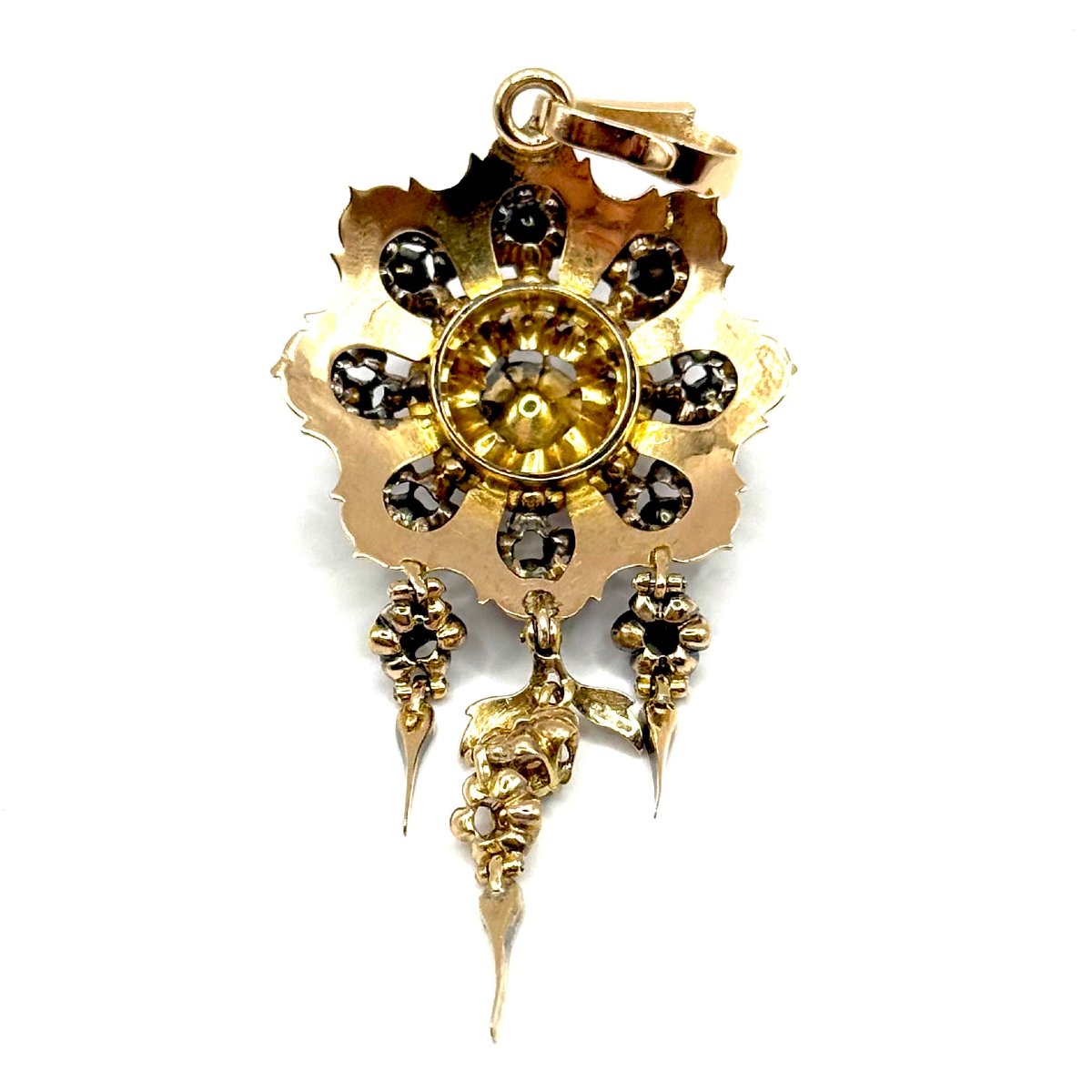 5174. Ancien pendentif en or avec diamant et émail-photo-4