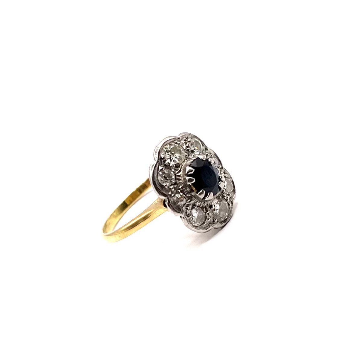 1186. Gold Ring With Diamonds And A Blue Sapphire-photo-3
