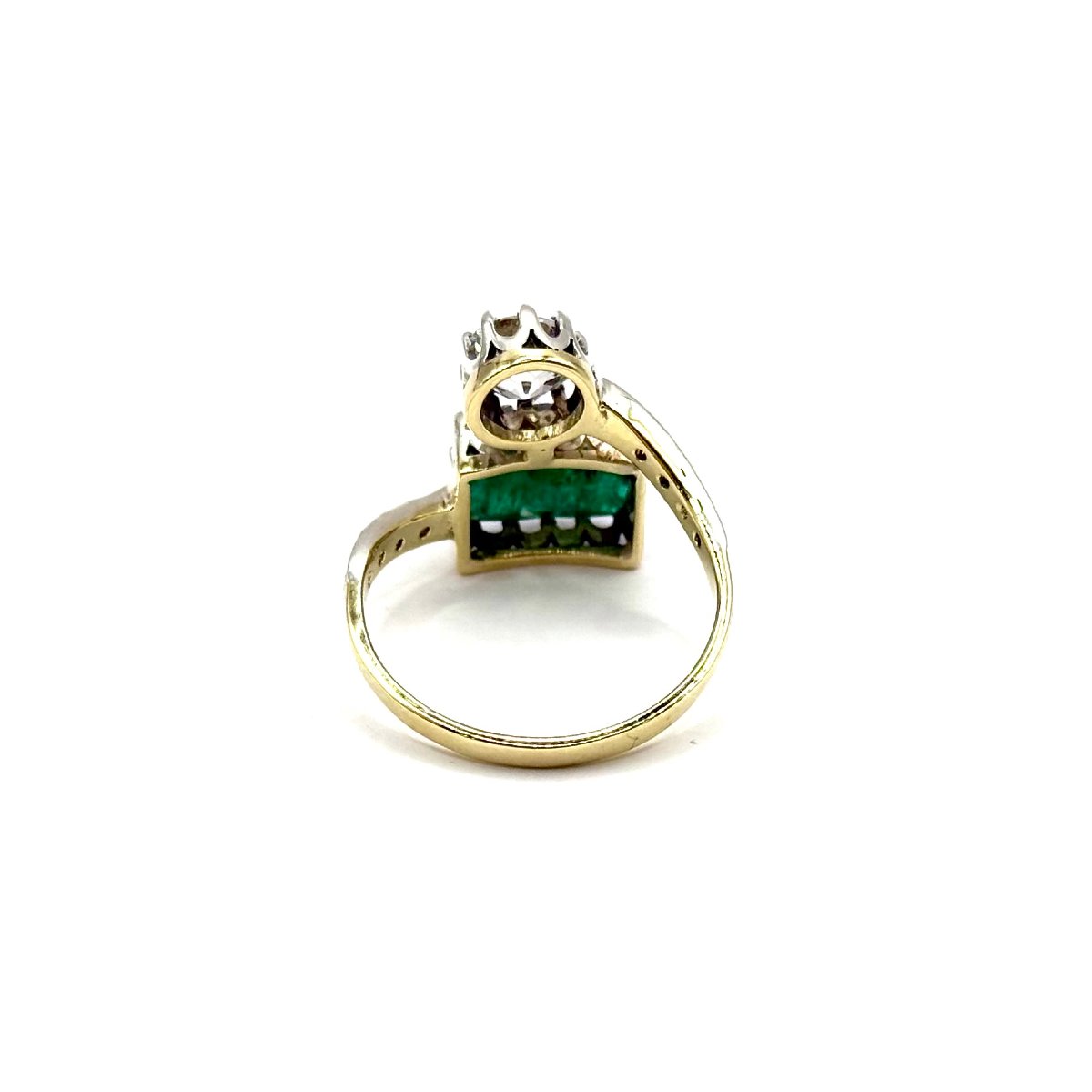 5068. Bague Art déco ornée de diamants et d’une émeraude sculptée.-photo-4