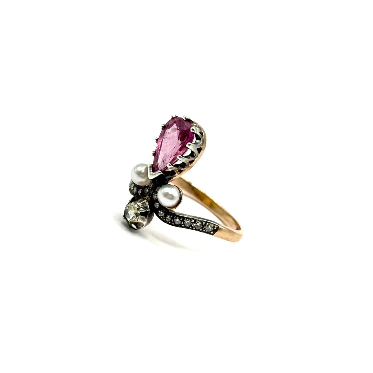 1656. Bague Tiara ornée d’un diamant, d’un saphir rose et d’une perle d’eau douce.-photo-3