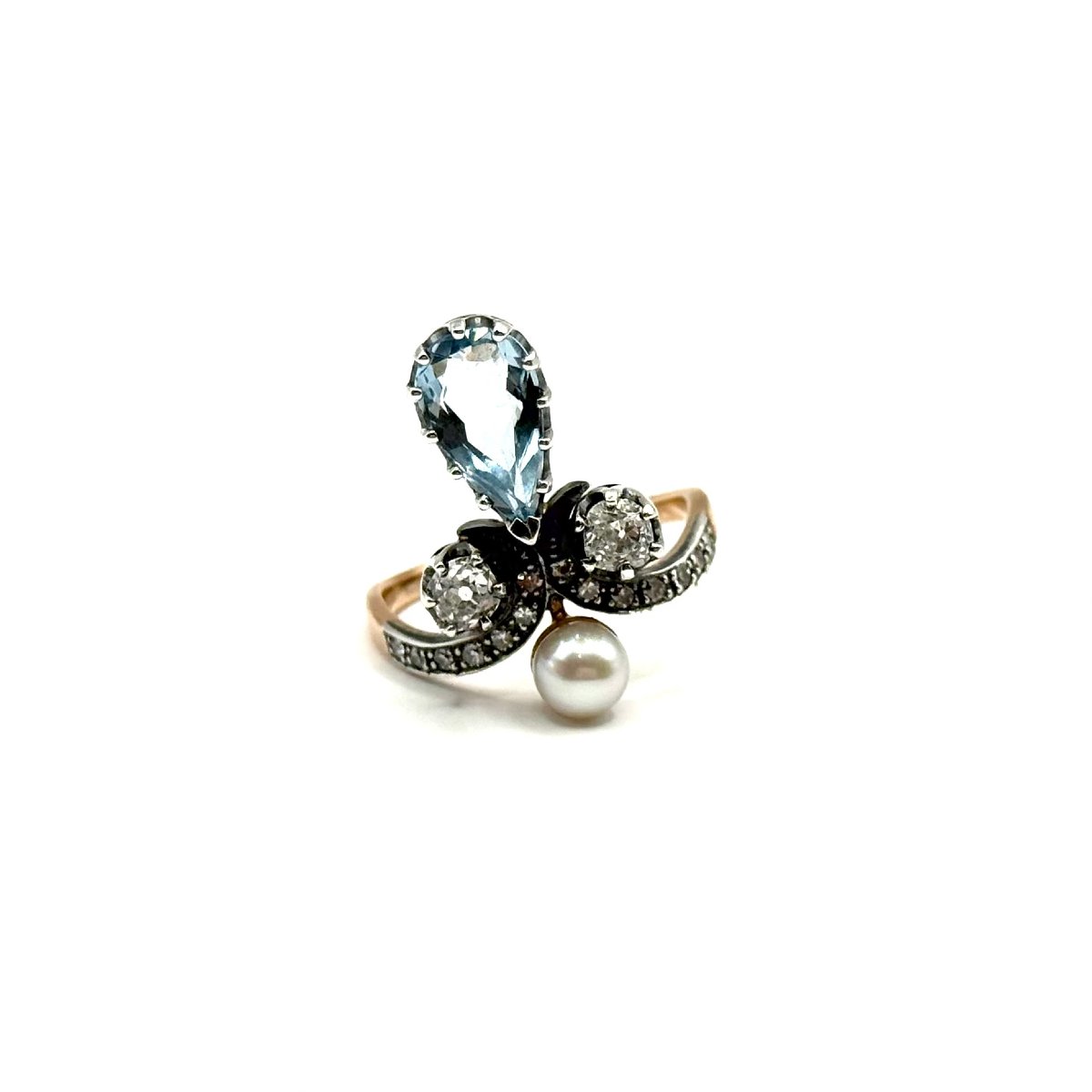 5016. Art Deco Ring Set With A Diamond, An Aquamarine, And A Freshwater Pearl.