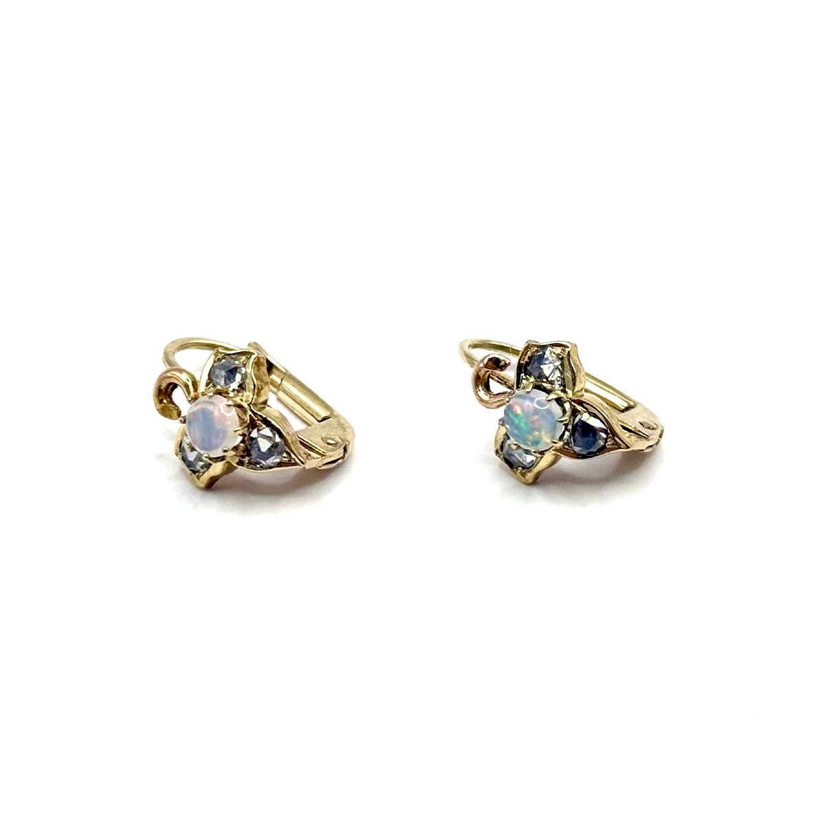 5044. Art Deco Gold Earrings, Set With Diamonds And Opals.-photo-1
