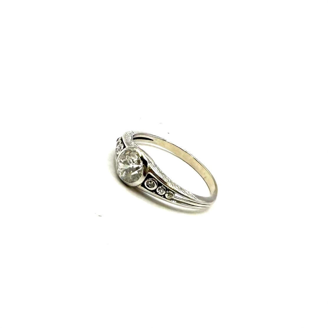 5224. Bague Art déco en or blanc ornée d’un diamant.-photo-3
