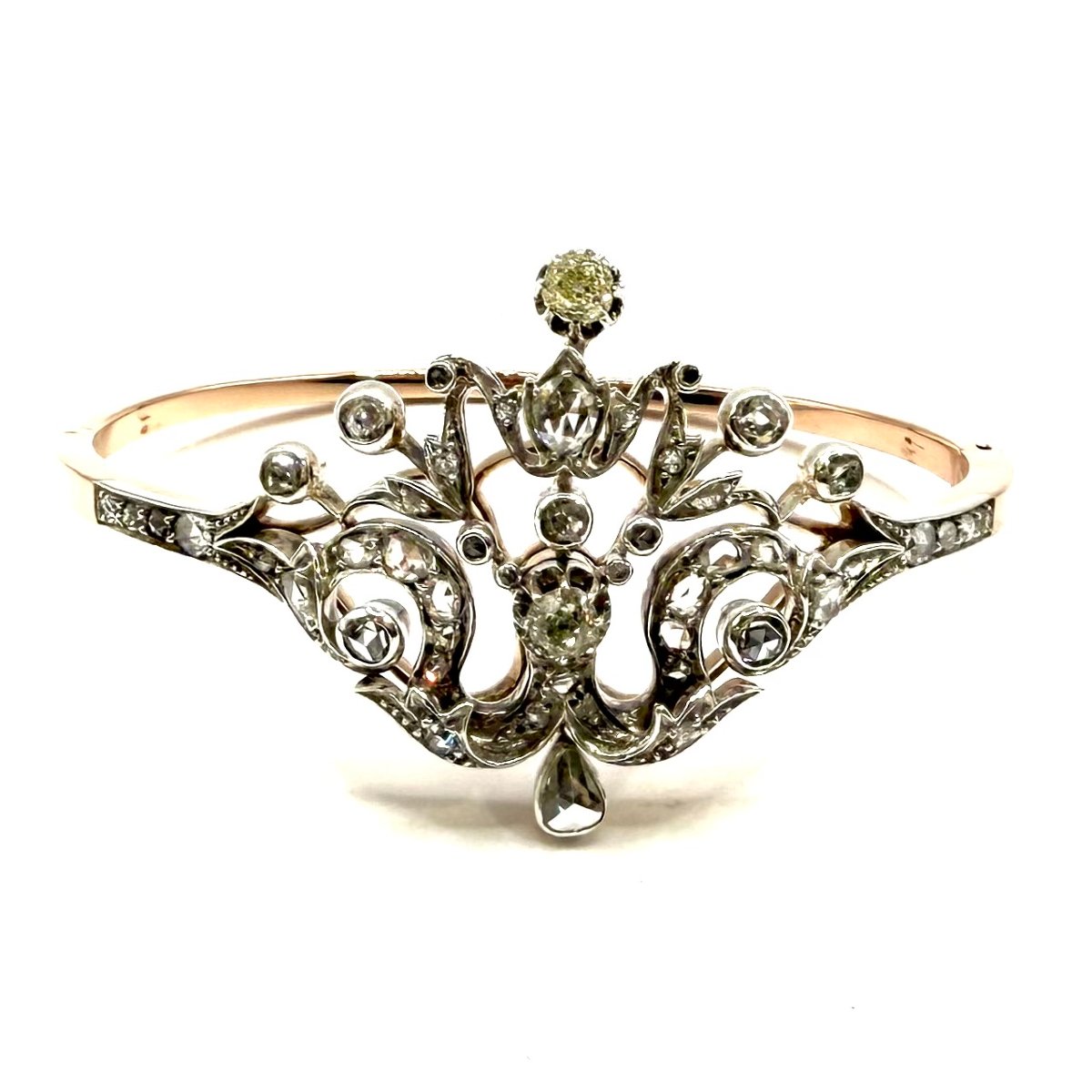 5233. Art Deco Tiara Bracelet With Diamonds.-photo-1