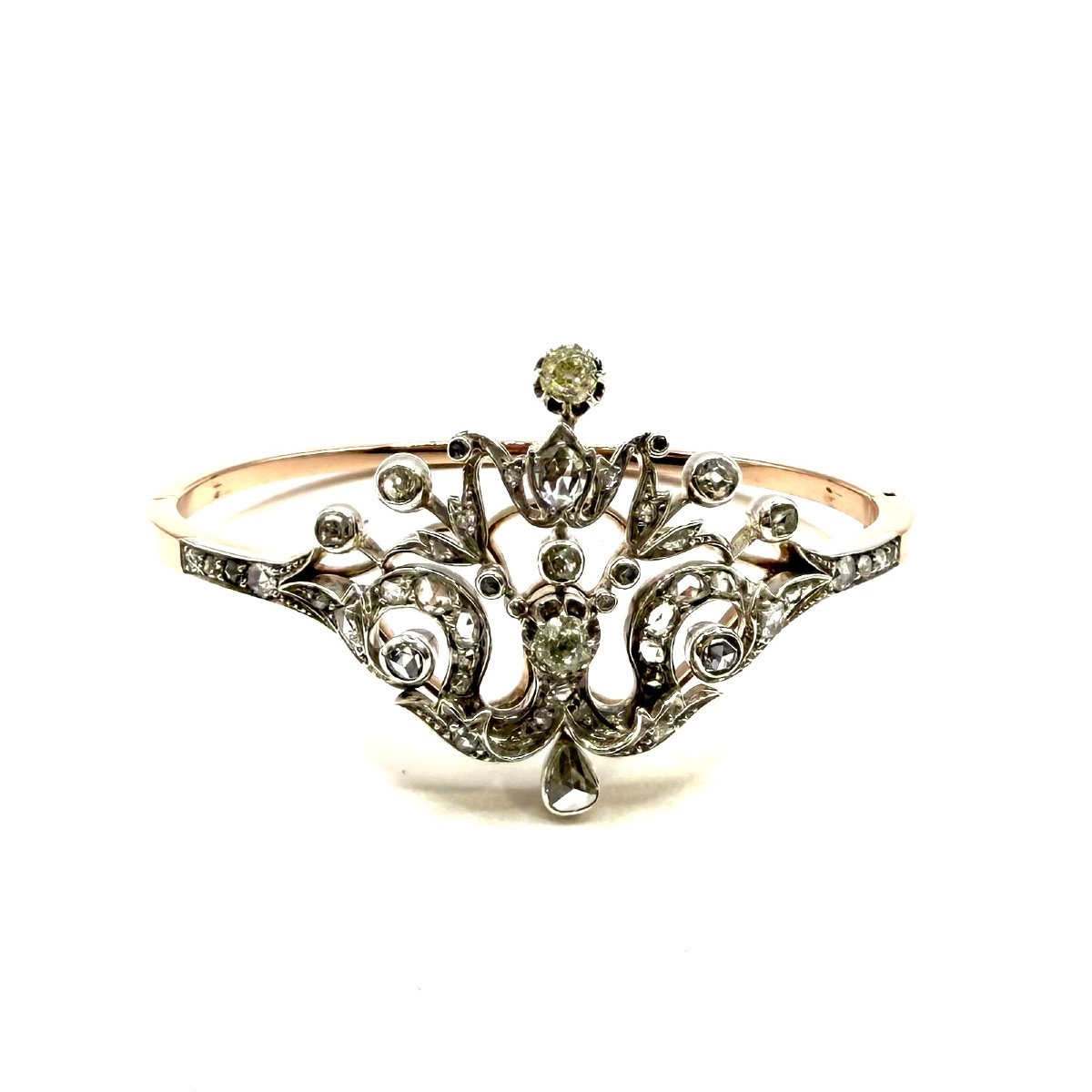 5233. Art Deco Tiara Bracelet With Diamonds.