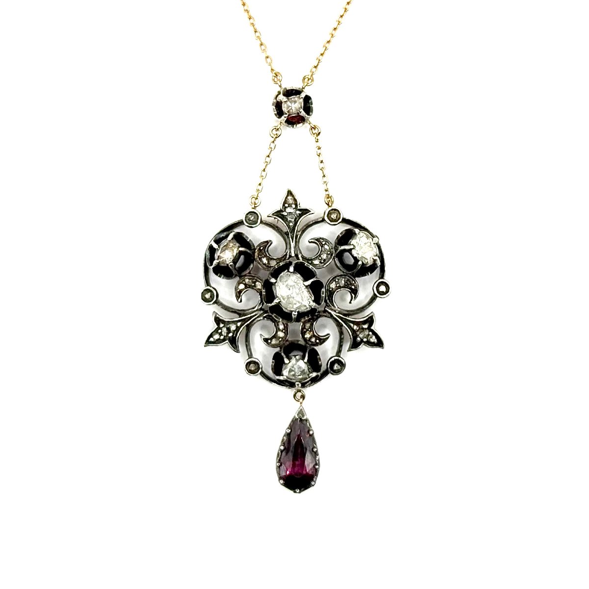 1639. Collier Art nouveau orné de diamants et de grenat.