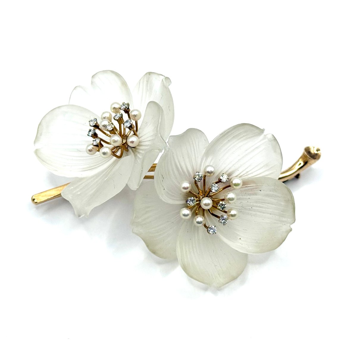  5081. Broche vintage en or ornée de cristal de roche, de perles et d’un diamant.