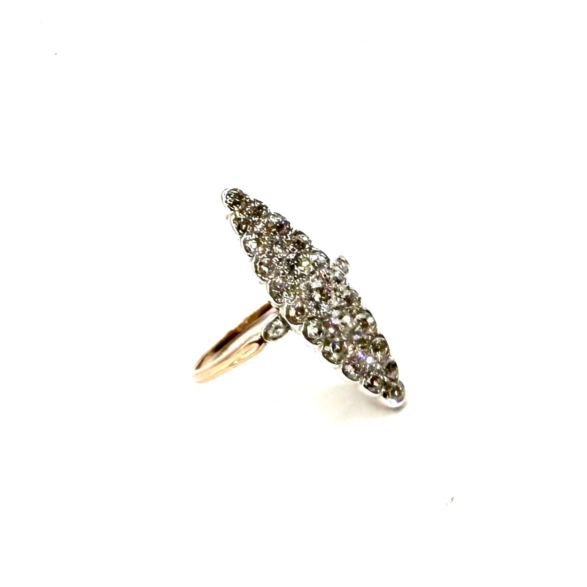 5236. Bague Art déco en or ornée de diamants.-photo-2