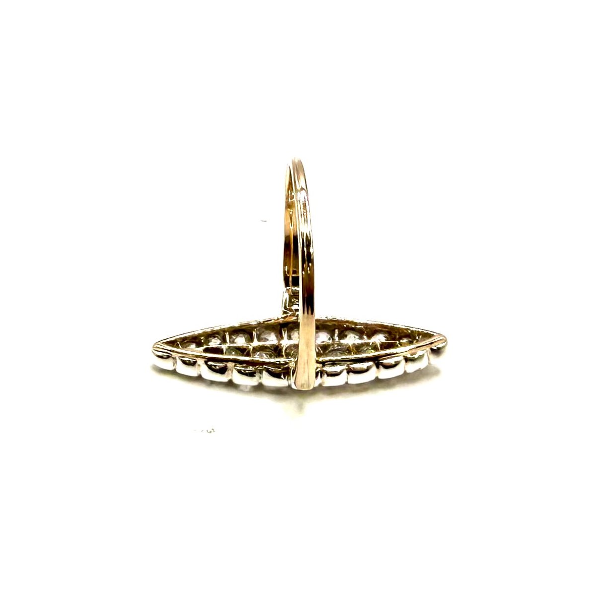 5236. Bague Art déco en or ornée de diamants.-photo-2