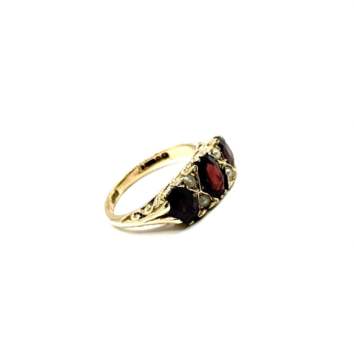 1375. Gold Ring Adorned With Pearls And Garnets.-photo-2