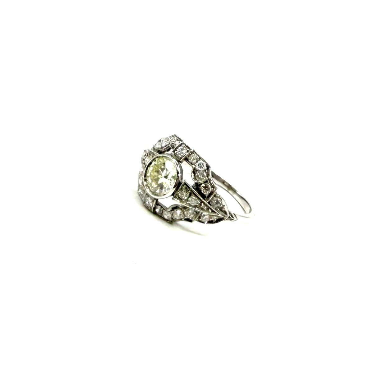 5261. Art Deco Ring In White Gold  With Diamonds.-photo-3