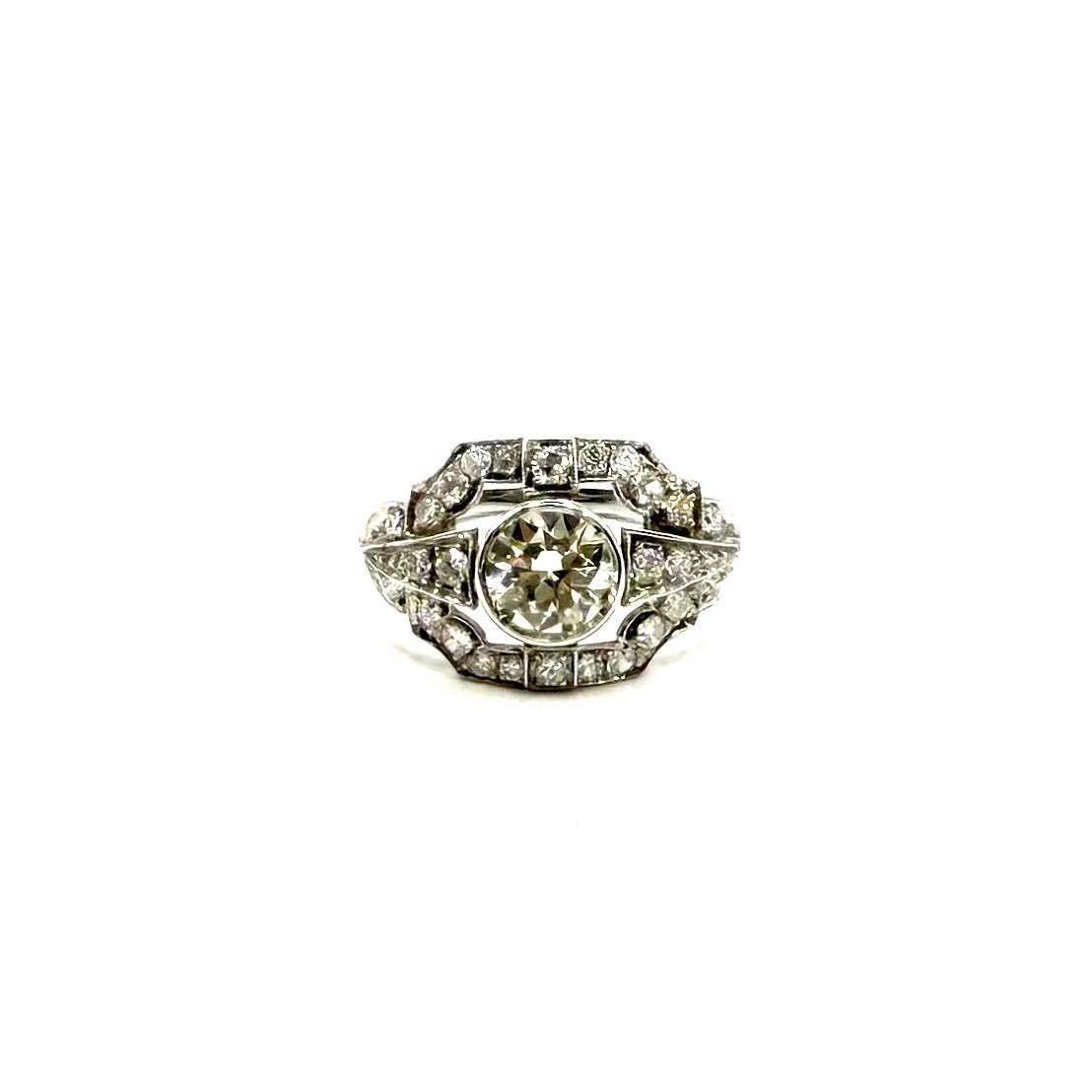 5261. Art Deco Ring In White Gold  With Diamonds.-photo-1