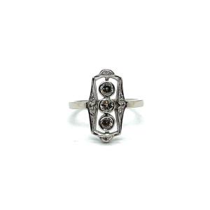 3806. Art Deco Ring With Diamonds