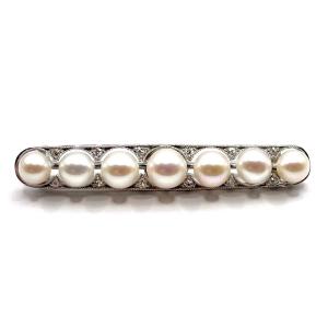 0216. Art Deco Brooch With Diamonds And Pearls